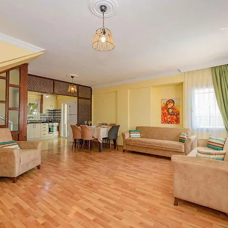 The Ultimate In An Ideal Location, 1004