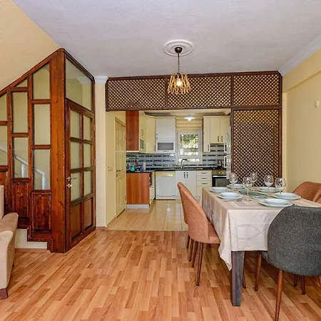 The Ultimate In An Ideal Location, 1004 Villa *