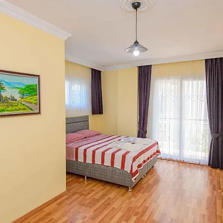 The Ultimate In An Ideal Location, 1004