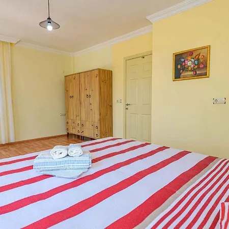 The Ultimate In An Ideal Location, 1004 Villa