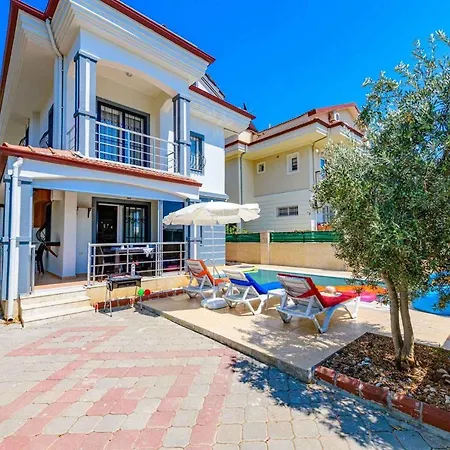 Villa The Ultimate In An Ideal Location, 1004 *