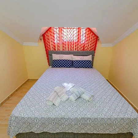 Villa The Ultimate In An Ideal Location, 1004
